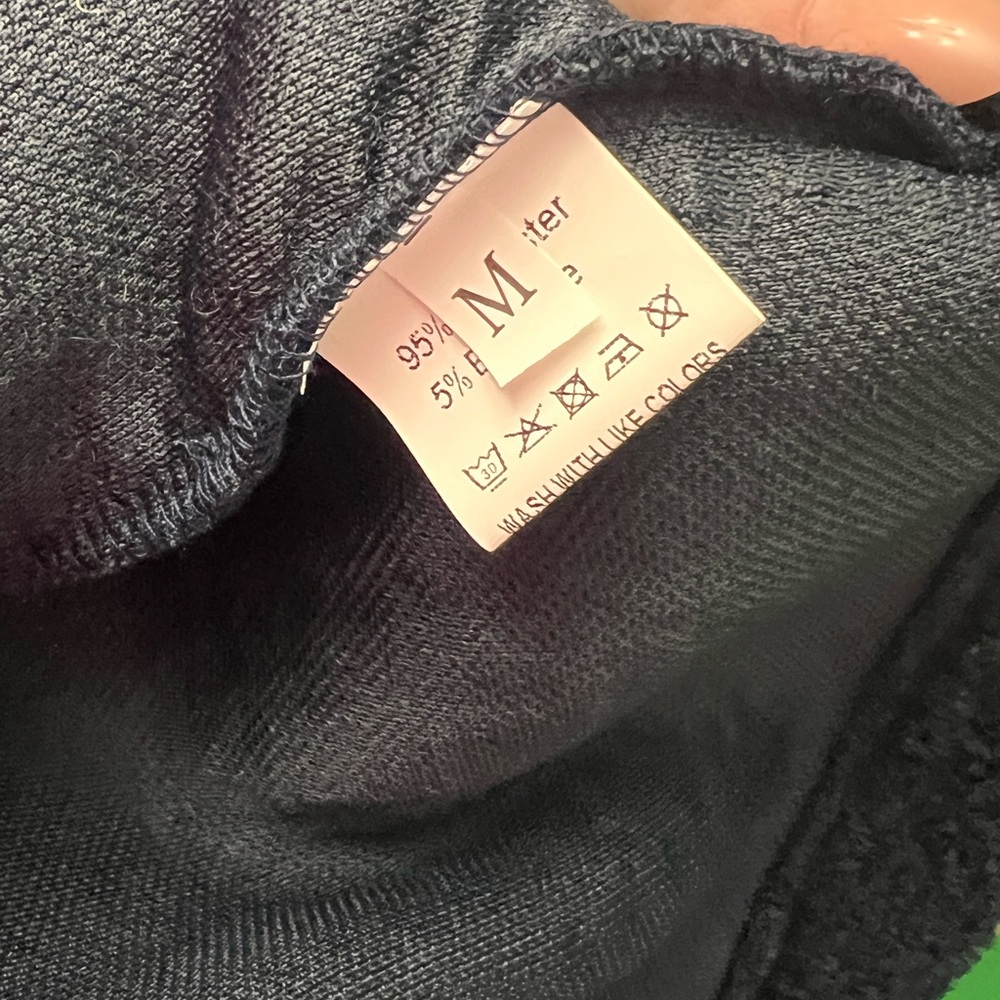 Bear sweater - image 8